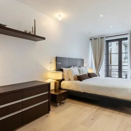 Stunning 2 Bedroom Appartamento *