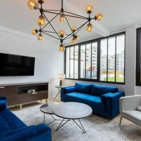 Stunning 2 Bedroom Apartment Paris