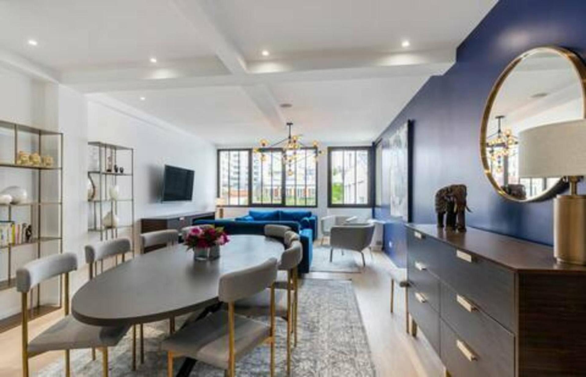 Stunning 2 Bedroom Apartment *
