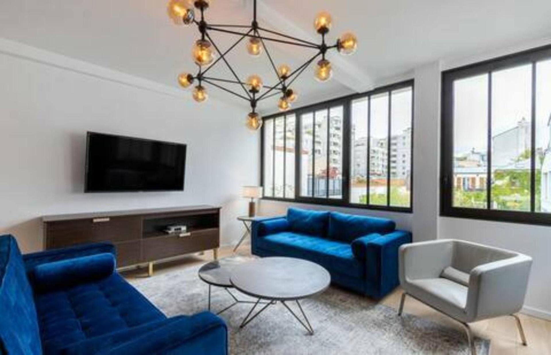 Stunning 2 Bedroom Apartment Paris